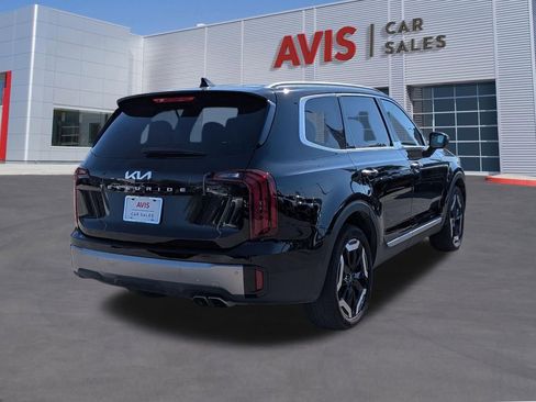 Used 2025 Kia Telluride S FWD image 6