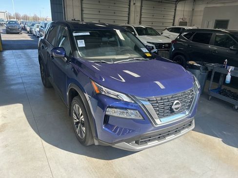 Used 2023 Nissan Rogue SV image 7