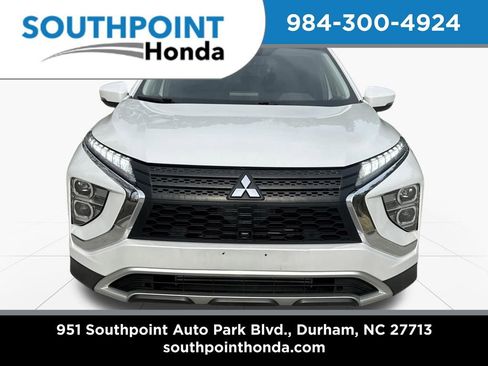 Used 2022 Mitsubishi Eclipse Cross SE image 2