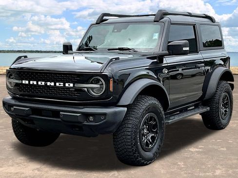 Certified 2022 Ford Bronco Wildtrak AWD/4WD image 4