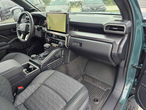 Certified 2025 Toyota 4Runner TRD Off-Road Premium image 12