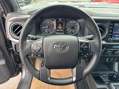 Used 2023 Toyota Tacoma TRD Off-Road w/ Advanced Technology Package AWD/4WD image 12