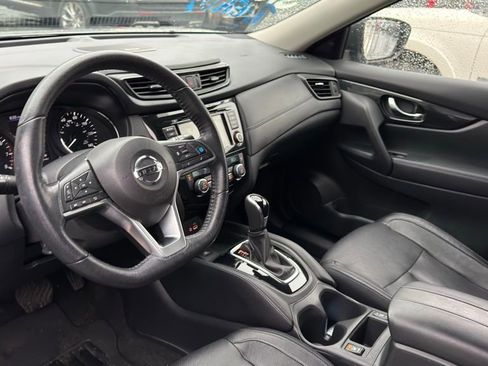 Used 2019 Nissan Rogue SL w/ Premium Package image 9