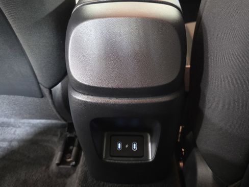 Certified 2025 Hyundai Elantra SE image 16