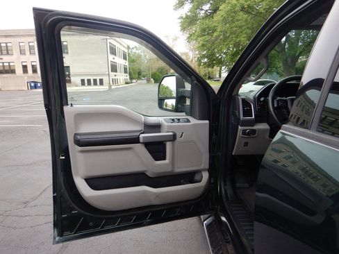 Used 2015 Ford F150 XLT w/ Equipment Group 302A Luxury AWD/4WD image 11