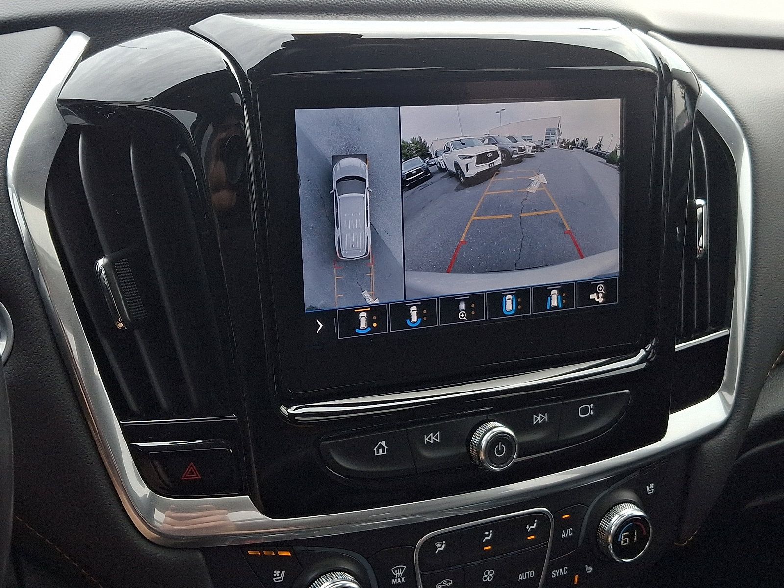 Used 2020 Chevrolet Traverse Premier w/ Redline Edition AWD/4WD image 22