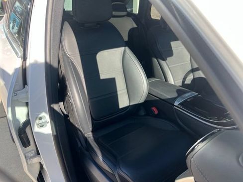 Used 2024 Mercedes-Benz GLC 300 4MATIC image 26