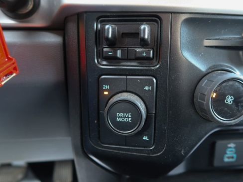 Used 2024 Ford F350 XLT image 41