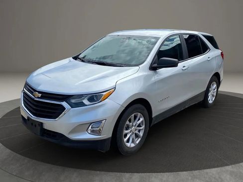 Used 2021 Chevrolet Equinox LS w/ LS Convenience Package image 1