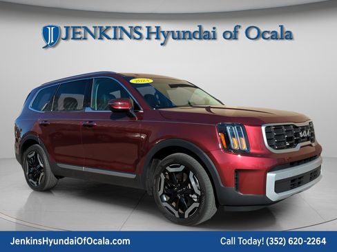 Used 2024 Kia Telluride S w/ S Sunroof Package image 9