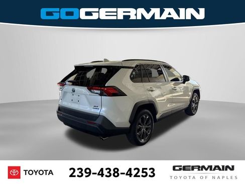 Used 2022 Toyota RAV4 XLE Premium AWD/4WD image 10