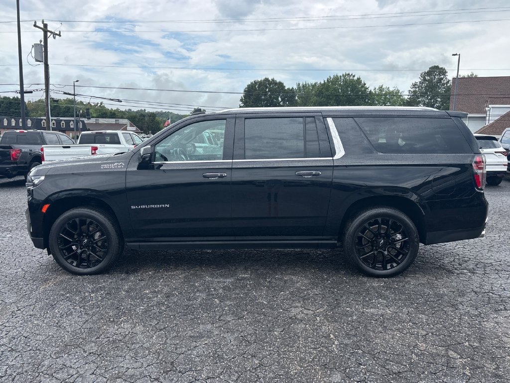 Used 2024 Chevrolet Suburban High Country AWD/4WD image 4