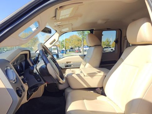 Used 2011 Ford F250 Lariat image 10