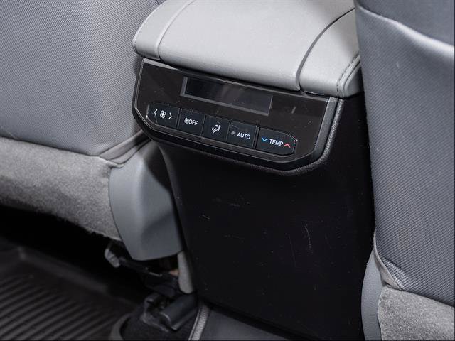 Used 2021 Toyota Highlander LE AWD/4WD image 24