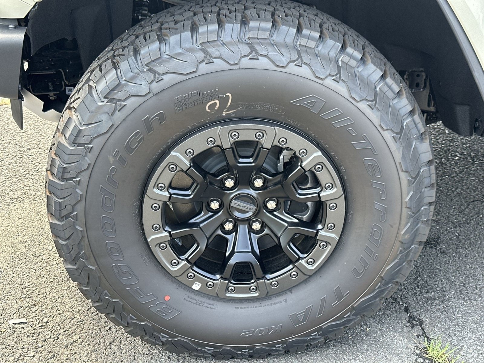 New 2026 Ford Bronco Raptor w/ Interior Carbon Fiber Pack AWD/4WD image 13