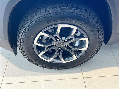 New 2026 Chevrolet Equinox ACTIV AWD/4WD image 9