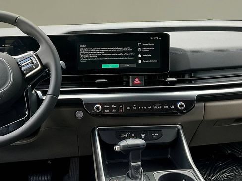 New 2026 Kia Carnival FWD image 6