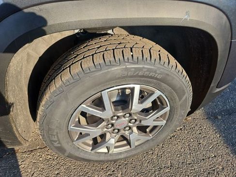 Used 2020 GMC Acadia SLE w/ Driver Convenience Package image 18