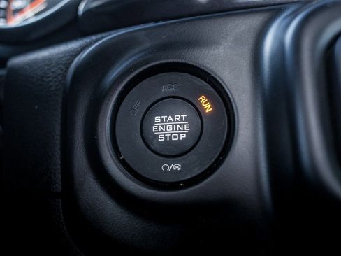 Used 2022 Jeep Wrangler Unlimited Sahara image 24