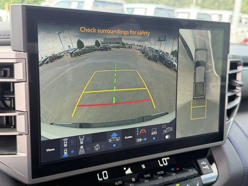 Certified 2026 Toyota Tundra Platinum w/ TRD Off-Road Package AWD/4WD image 16