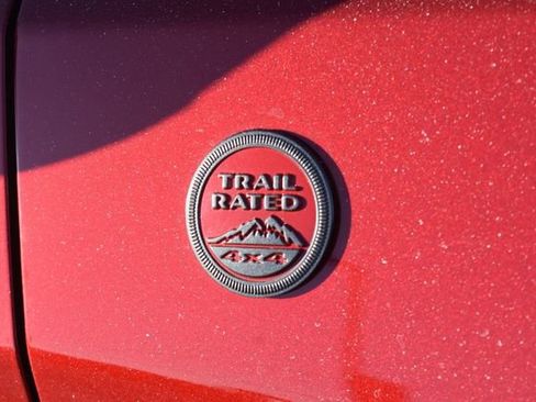 Used 2025 Jeep Compass Trailhawk image 13