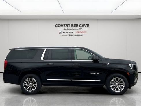Used 2024 GMC Yukon XL Denali image 11