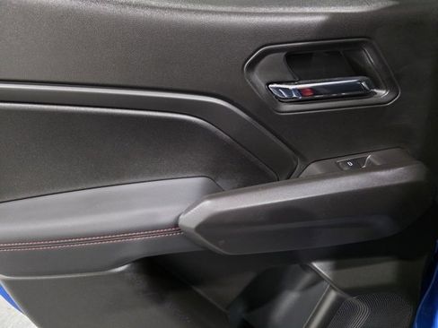 Used 2023 Chevrolet Colorado Z71 w/ Z71 Convenience Package 2 image 11