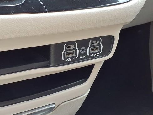 Used 2023 Chrysler Voyager LX FWD image 25