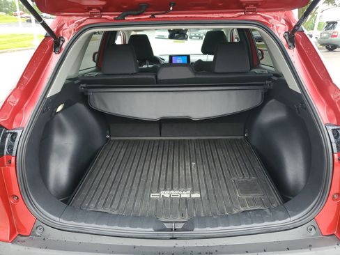 Certified 2023 Toyota Corolla Cross LE w/ Moonroof Package AWD/4WD image 9