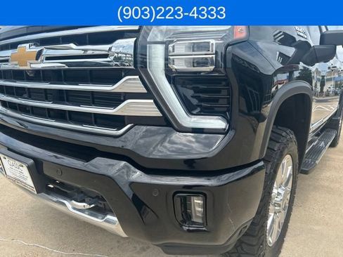 Used 2024 Chevrolet Silverado 2500 High Country w/ Technology Package AWD/4WD image 6