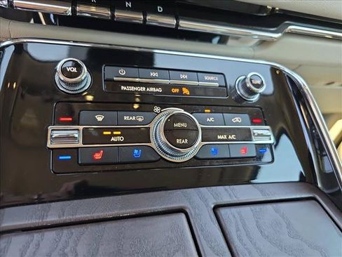 Used 2019 Lincoln Navigator Reserve w/ Cargo Package AWD/4WD image 22