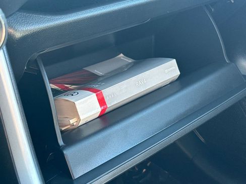 Used 2021 Toyota RAV4 XLE w/ Convenience Package image 30