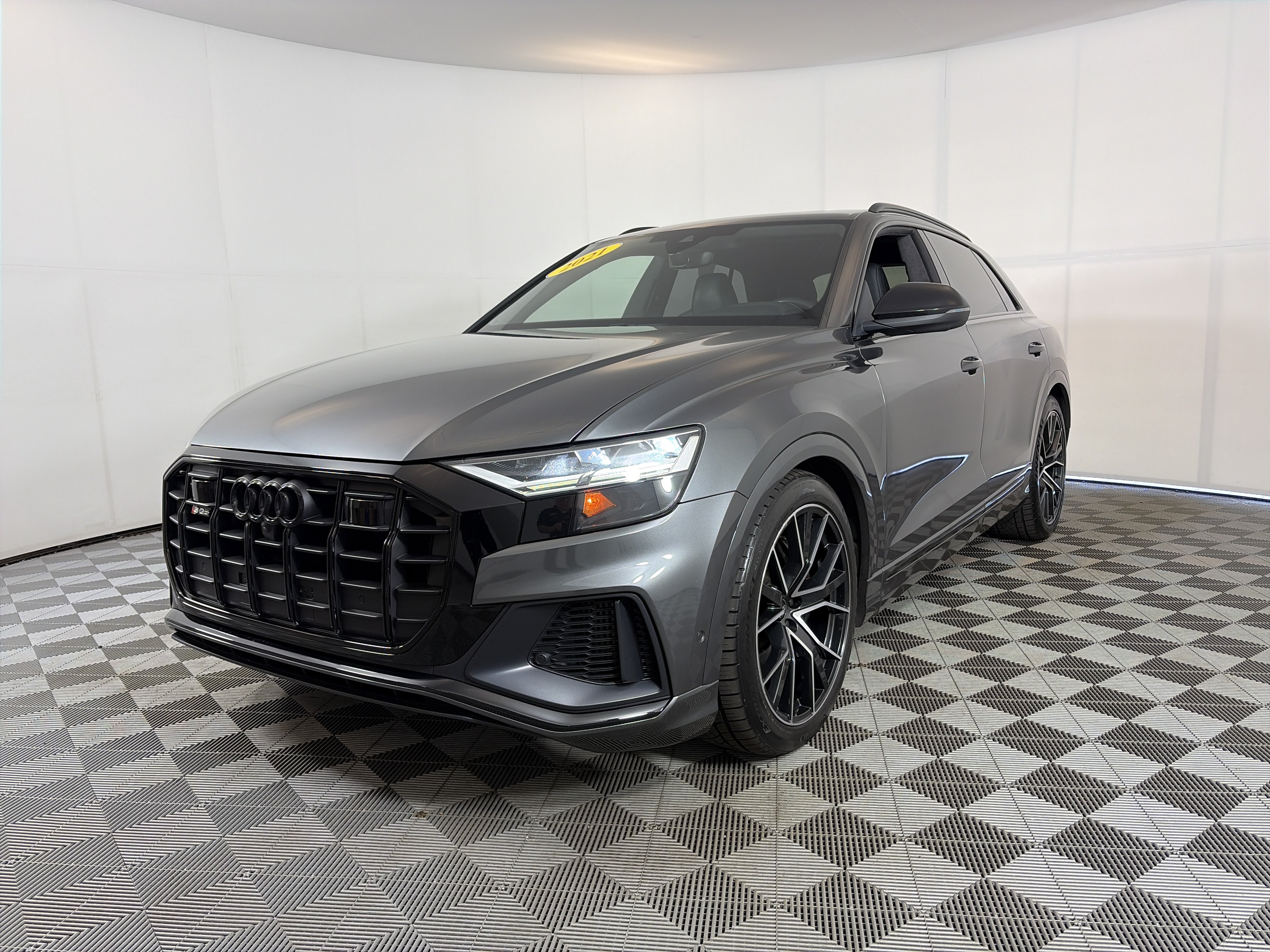 Used 2021 Audi SQ8 Premium Plus w/ Luxury Package AWD/4WD image 3