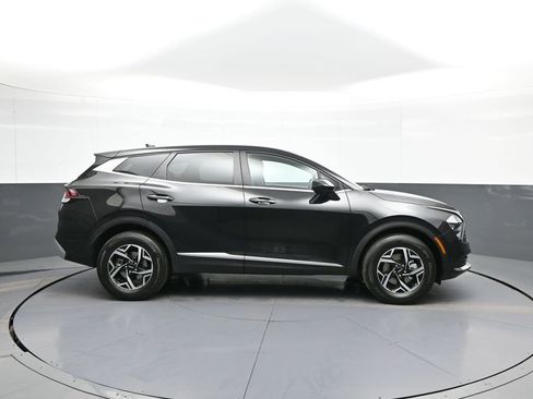 Used 2023 Kia Sportage LX AWD/4WD image 5