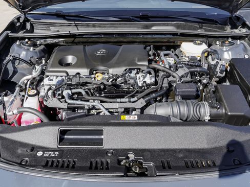 Used 2025 Toyota Camry SE FWD image 15
