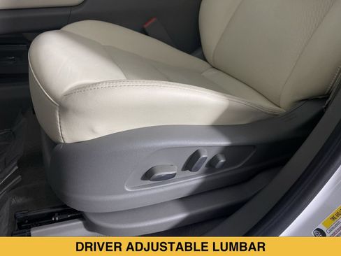 Certified 2023 Cadillac XT5 Premium Luxury w/ Technology Package AWD/4WD image 10