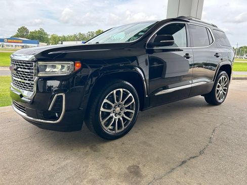 Used 2023 GMC Acadia Denali w/ Denali Technology Package FWD image 4