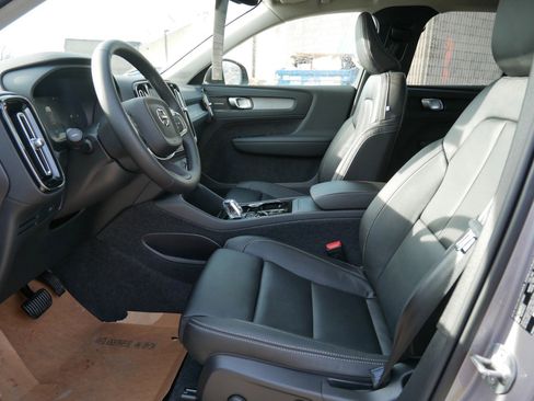 New 2026 Volvo XC40 B5 Ultra w/ Climate Package image 5