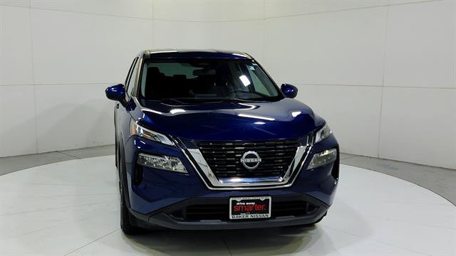 Used 2023 Nissan Rogue SV FWD image 2