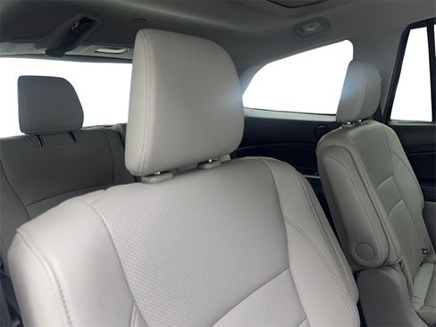 Used 2019 Honda Pilot Elite image 43