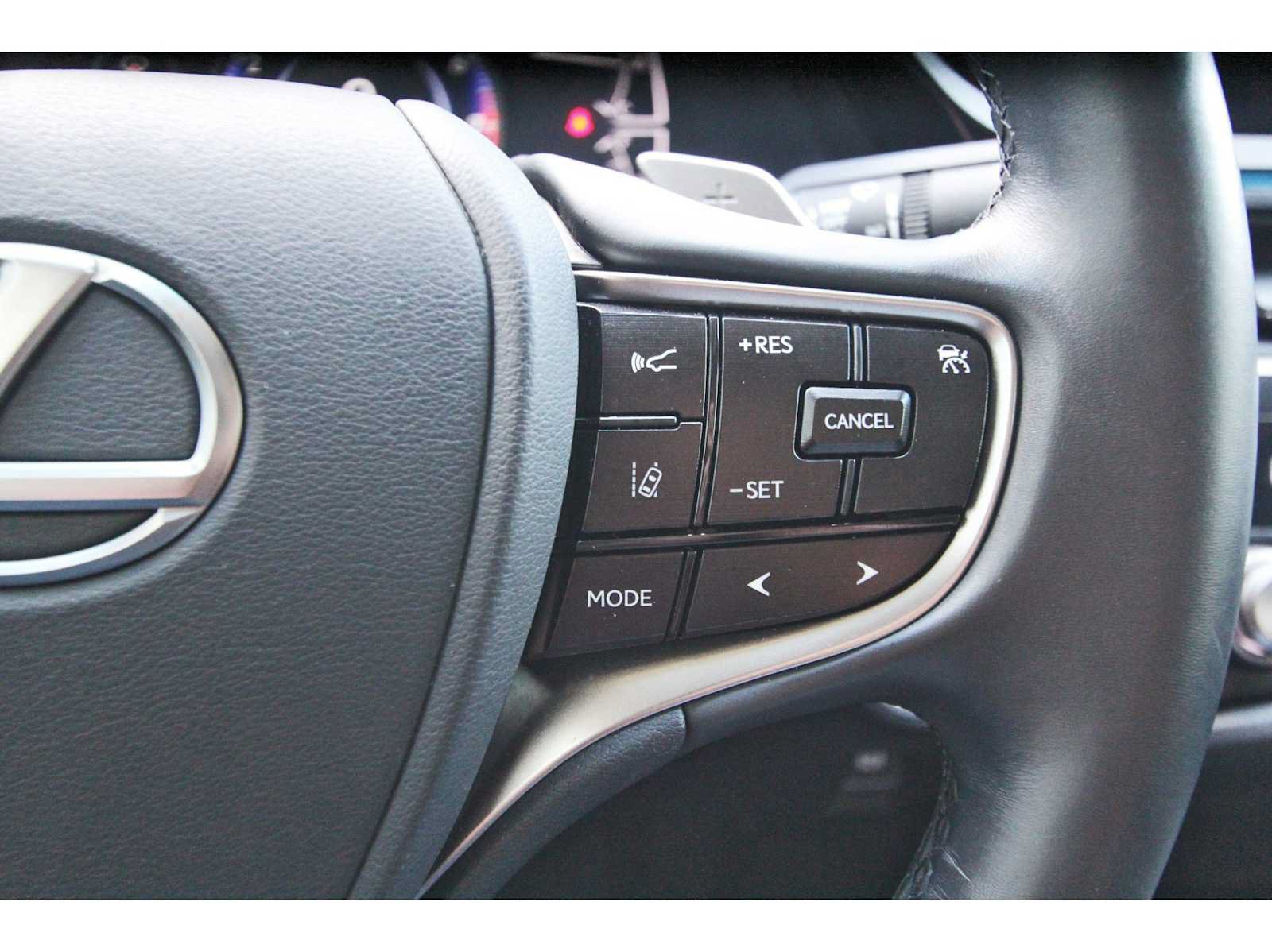 Used 2025 Lexus ES 350 w/ Accessory Package (Z1) FWD image 13