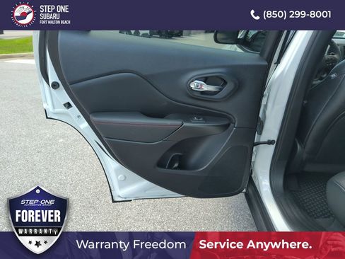 Used 2022 Jeep Cherokee Trailhawk w/ Sound & Nav Group AWD/4WD image 27
