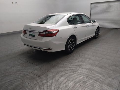 Used 2017 Honda Accord EX image 9