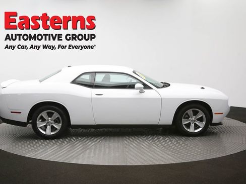 Used 2022 Dodge Challenger SXT image 42