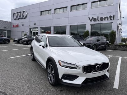 Certified 2024 Volvo V60 B5 Cross Country Plus