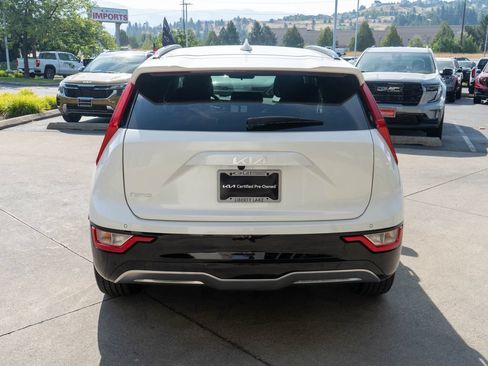 Used 2023 Kia Niro Wind w/ Wind Preserve Package FWD image 6
