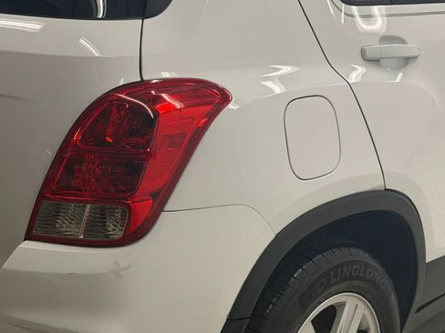 Used 2019 Chevrolet Trax LS image 10