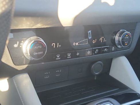 New 2026 Mitsubishi Outlander SE image 32