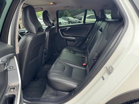 Used 2018 Volvo V60 T5 Cross Country w/ Convenience Package AWD/4WD image 17