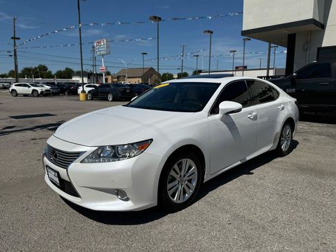 Used 2015 Lexus ES 350 w/ Premium Package FWD image 2